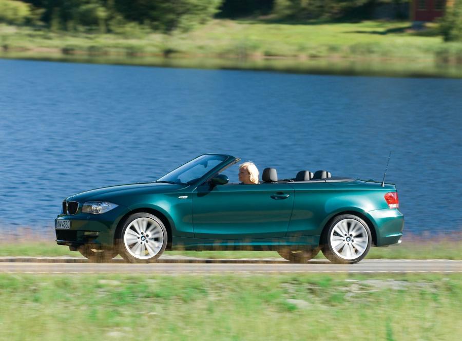  BMW 1-Series Convertible 2011 года  (фото 29 из 69)